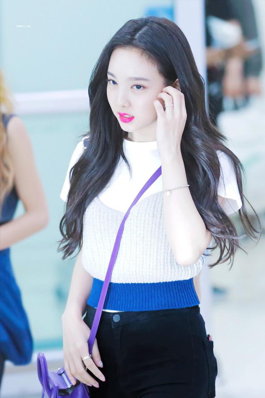공항에서 나연이 | 인스티즈