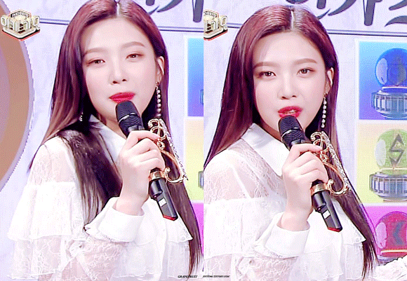 오늘자 인기가요 엠씨 레드벨벳 조이..gif | 인스티즈