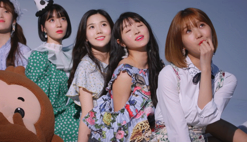 오마이걸 바나나 알러지 원숭이 자켓촬영 비하인드.gif | 인스티즈
