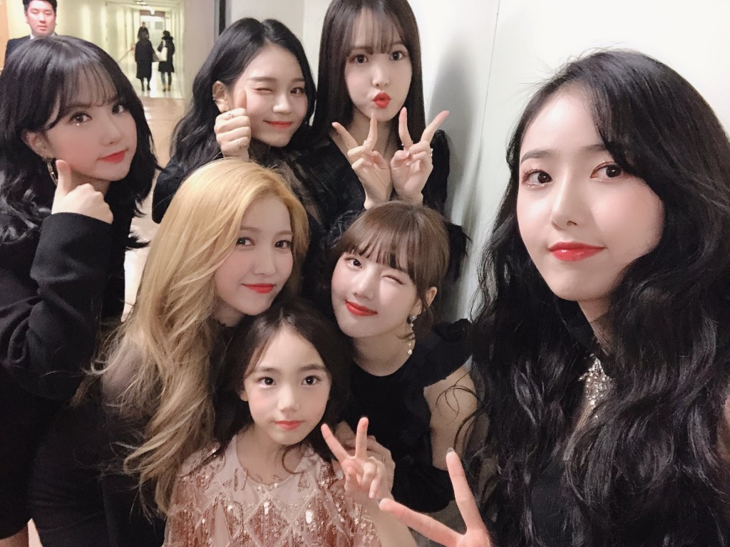 어제 키즈모델과 사진찍은 블랙 여자친구.jpg | 인스티즈