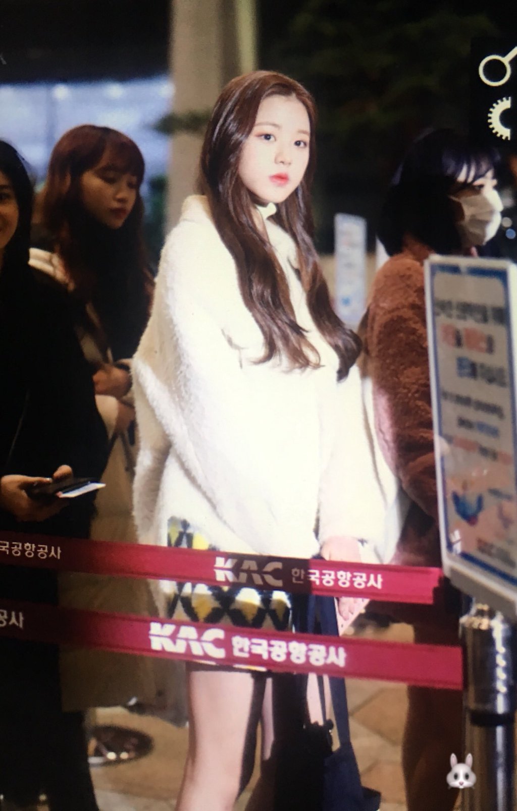 아이즈원 김포공항 장원영 출국.jpg | 인스티즈