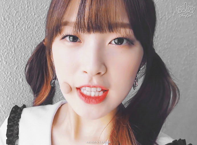 애교부리는 오마이걸 아린.gif | 인스티즈