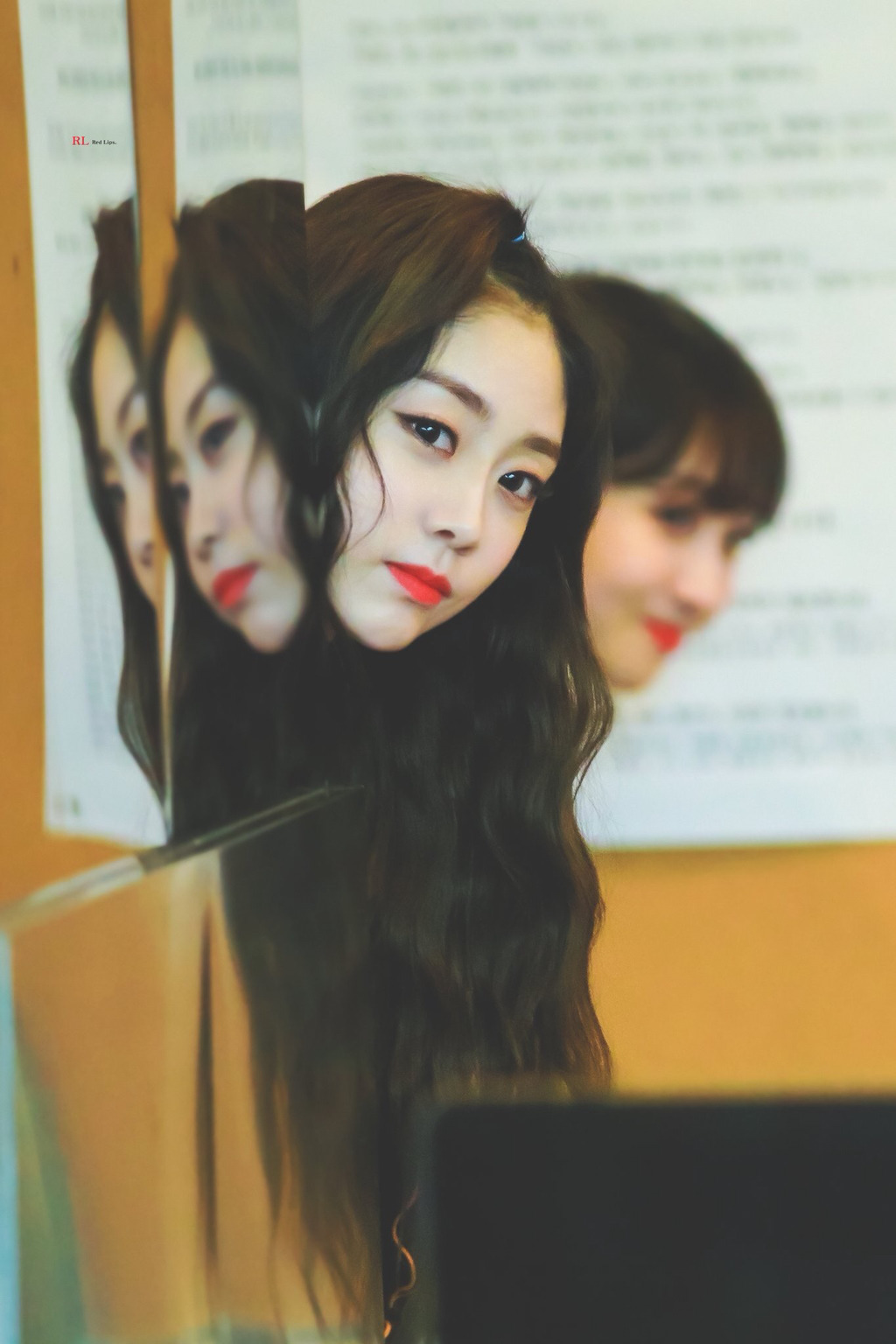 [러블리즈] 근로자의 날이라 그런지 평소 보다 일이 더 많아진 기분이라서 지수 | 인스티즈