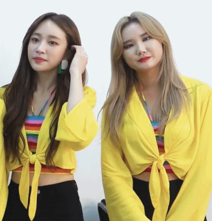 LE 만지는 하니.gif | 인스티즈