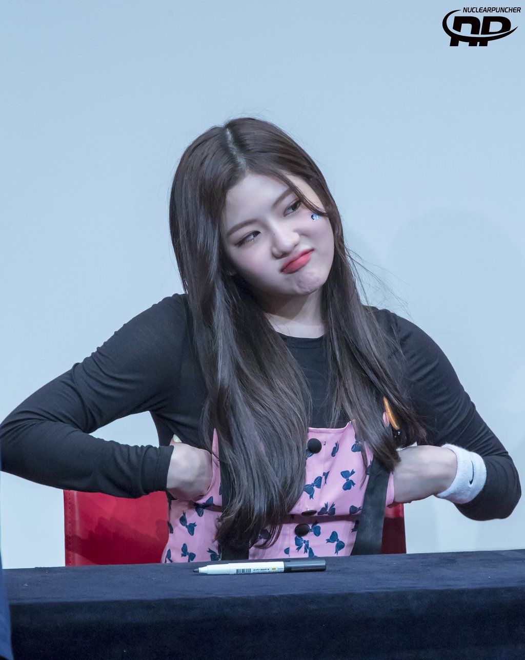 사람들을 즐겁게 해주는 걸 좋아하는 여자 아이돌.gif | 인스티즈