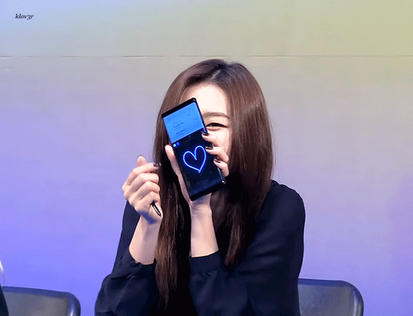 [레드벨벳] 슬기의 노트8 체험기.gif | 인스티즈